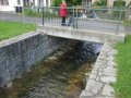 Betonová mostní konstrukce na Jiříkovském potoce v ř. km 1,9 a hlásný profil kategorie C Jiříkov (Jiříkovský potok)