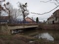 Most ve Věrovanech přes Mlýnský náhon u objektu č. p. 128
