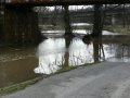Povodeň v březnu roku 2006 - vzdutá hladina Příšovky (pod železničním mostem u č. p. 55)