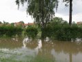 Povodeň v roce 2010 - voda v zahradách rodinných domů