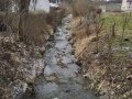 Charakter bezejmenného toku v intravilánu obce