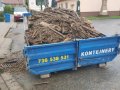 Odtěžený materiál zpod silničního mostu