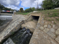 Ústí Ivanovického potoka s žabí klapkou a stavidlem